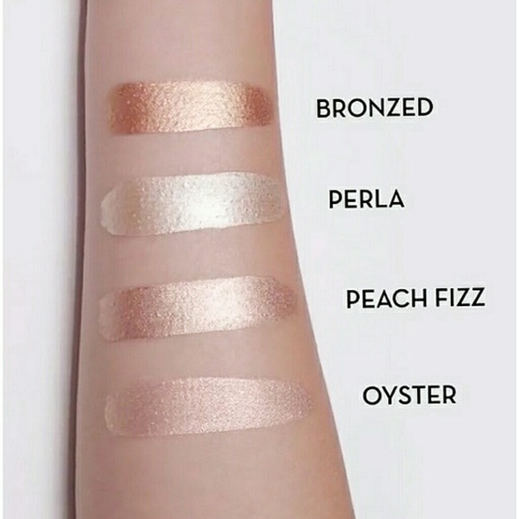 ABH *Peach Fizz* Liquid Glow Highlight - Picture 2 of 10
